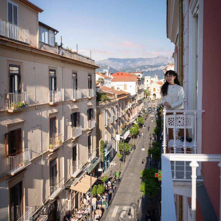 Palazzo Tasso - Camera Deluxe Matrimoniale/Doppia con Letti Singoli con Vista Città - 12