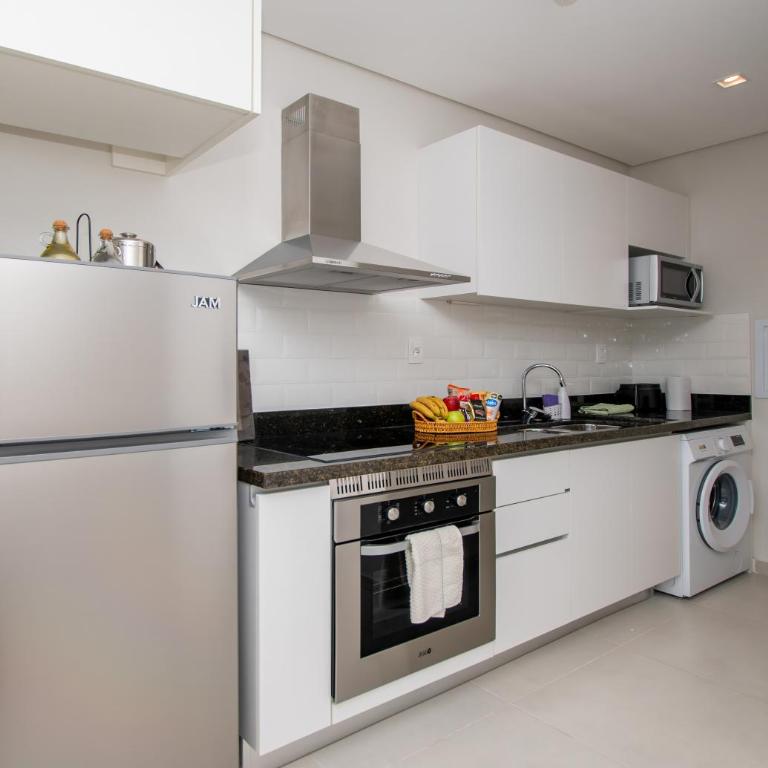 Stylish 2BR Apt in Top Location - Apartment - 4