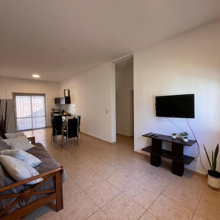 Amplio Departamento 2 Habitaciones con Cochera en Rivadavia Hasta 4 Personas - Apartamento de 2 dormitorios - 1