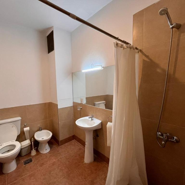 Amplio Departamento 2 Habitaciones con Cochera en Rivadavia Hasta 4 Personas - Apartamento de 2 dormitorios - 13
