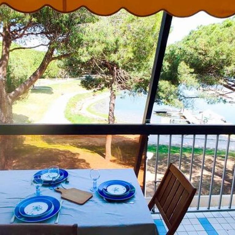 Séjour paisible avec piscine et vue sur le lac - One-Bedroom Apartment with Lake View - 5