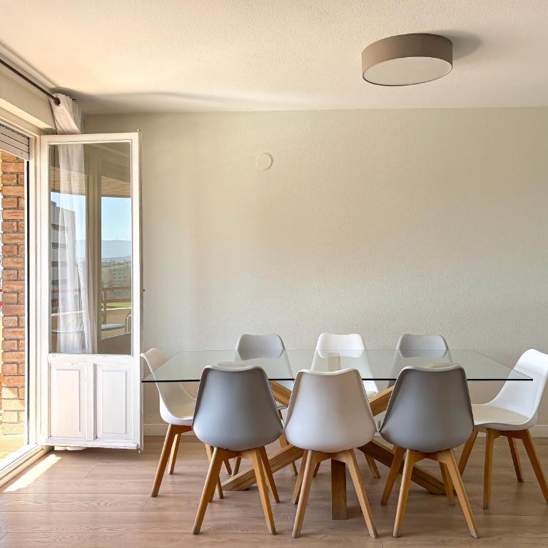 Gestión de Alojamientos Apartments - Four-Bedroom Apartment - 5