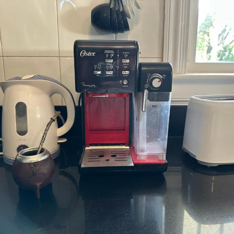 Casa Glicina quincho, pileta y varios ambientes Ideal para 2 familias - Four-Bedroom House - 7