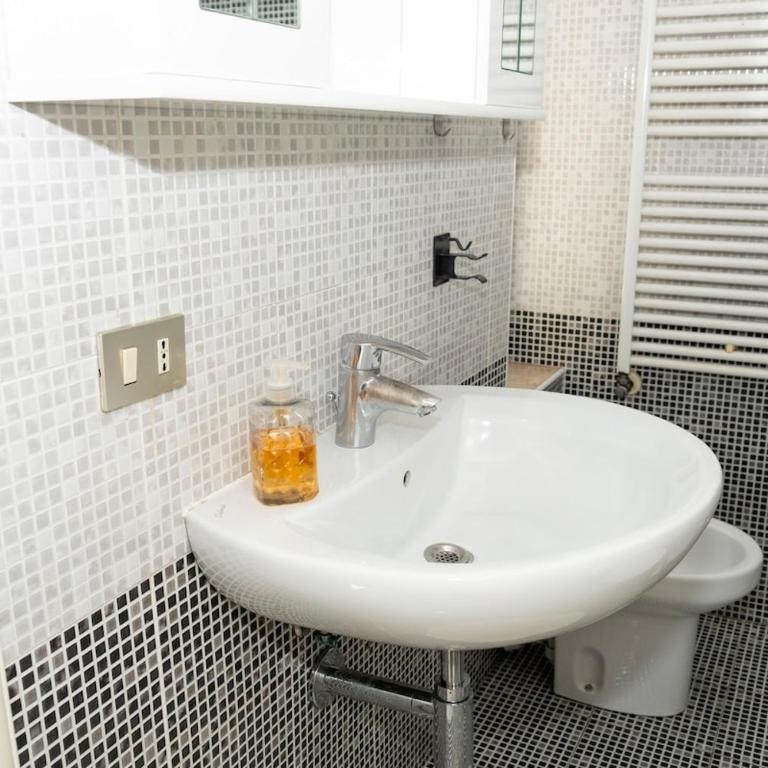 Turin Vibes by E-roi Rent - Piazza castello e giardini reali - One-Bedroom Apartment - 4