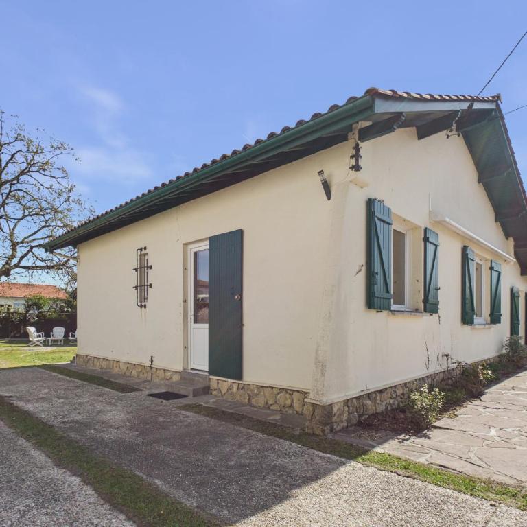 300m de la mer, maison familiale quartier Betey - Maison de Vacances - 17