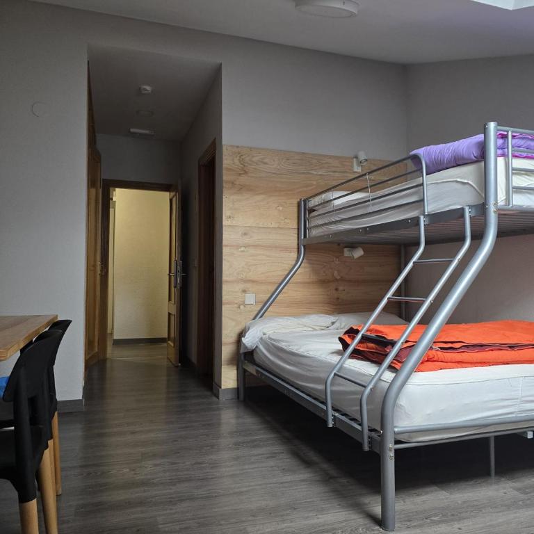 Hostel Catedral Burgos - Habitación Triple con baño privado - 7