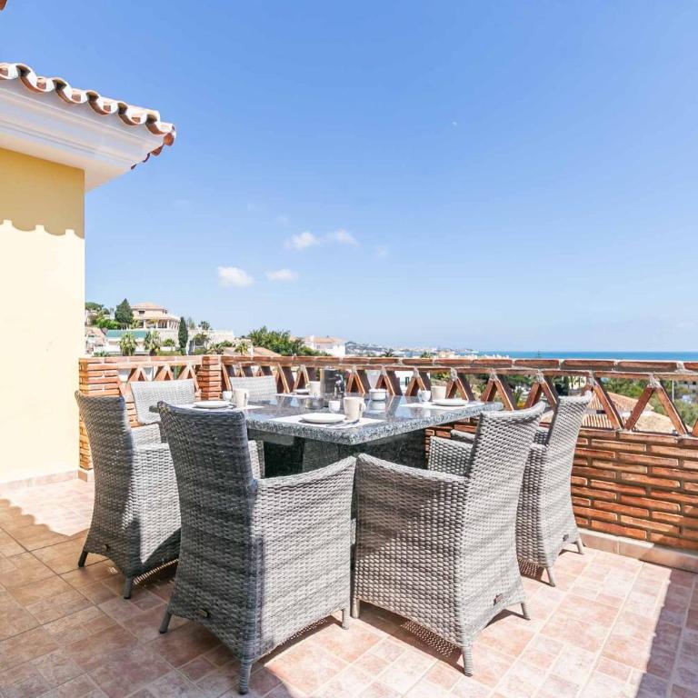 108-Villa, 2 Minutes Walk to the beach, Heated pool - Villa - 3