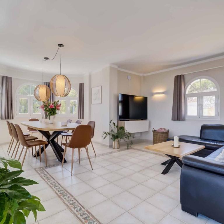 108-Villa, 2 Minutes Walk to the beach, Heated pool - Villa - 8