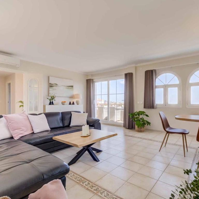 108-Villa, 2 Minutes Walk to the beach, Heated pool - Villa - 10