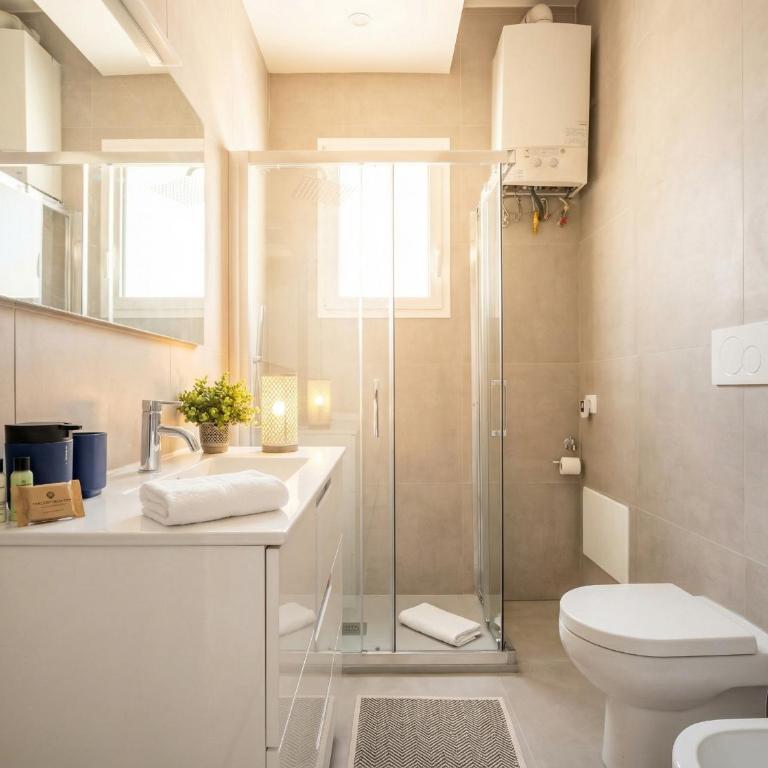 Melo Modern Apartment - Two-Bedroom Apartment with Balcony - 11
