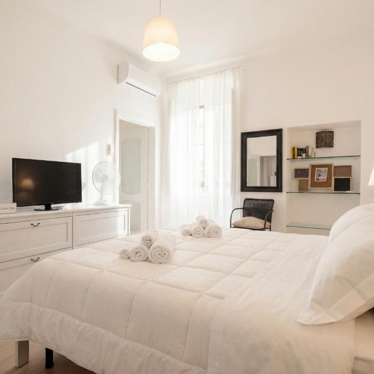 Melo Modern Apartment - Two-Bedroom Apartment with Balcony - 3