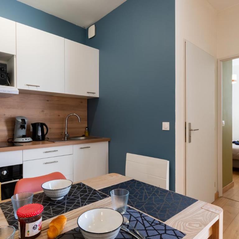 Le Balcon Fleuri - 9 min sanctuaires - Rénové & équipé - Calme sur Cour - 4 couchages - Appartement 2 Chambres - 7