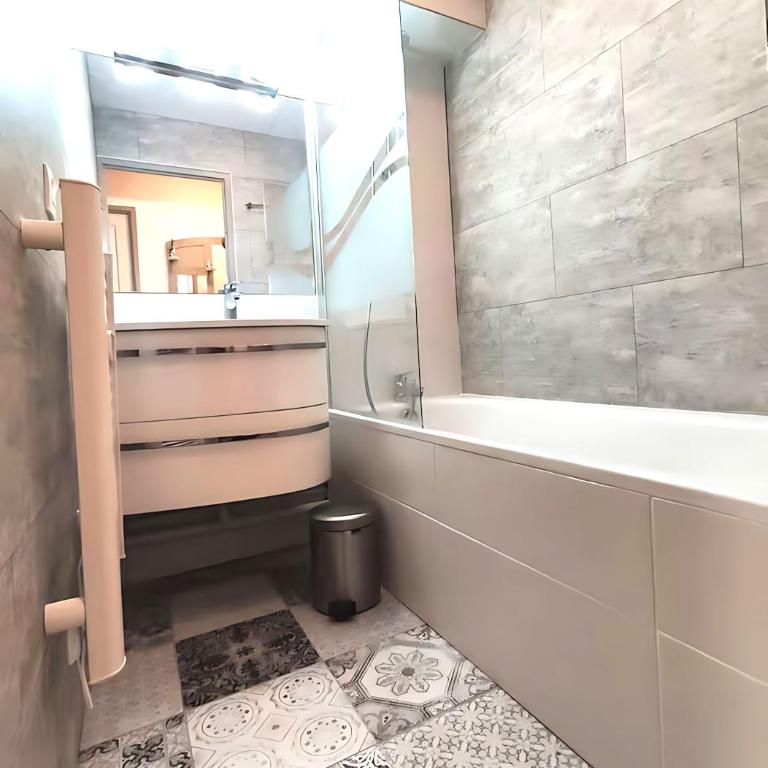 Appartement 6 à 8 personnes Skis aux Pieds - VALMEINIER 1800 OursBlanc - Appartement 3 Chambres avec Vue sur la Montagne - 2