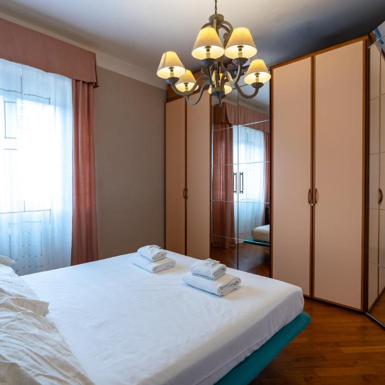 Spacious Apartment near Beccaria with Hydromassage Tub - One-Bedroom Apartment - 42