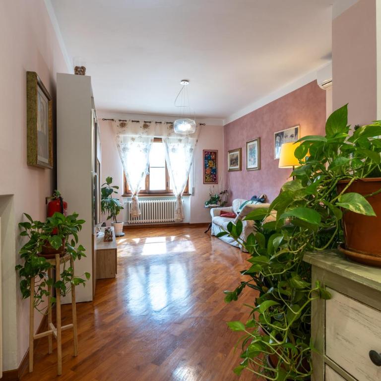 Spacious Apartment near Beccaria with Hydromassage Tub - One-Bedroom Apartment - 1