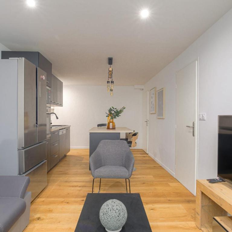 Cosy et Charmant wifi très haut débit - Appartement - 11