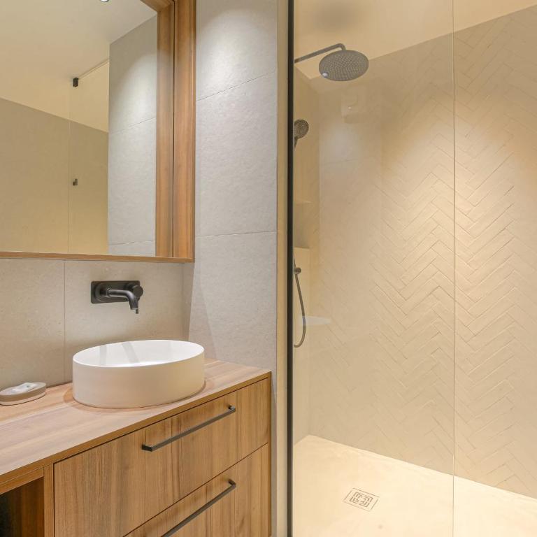 Luxe et Design avec parking gratuit - Appartement - 22