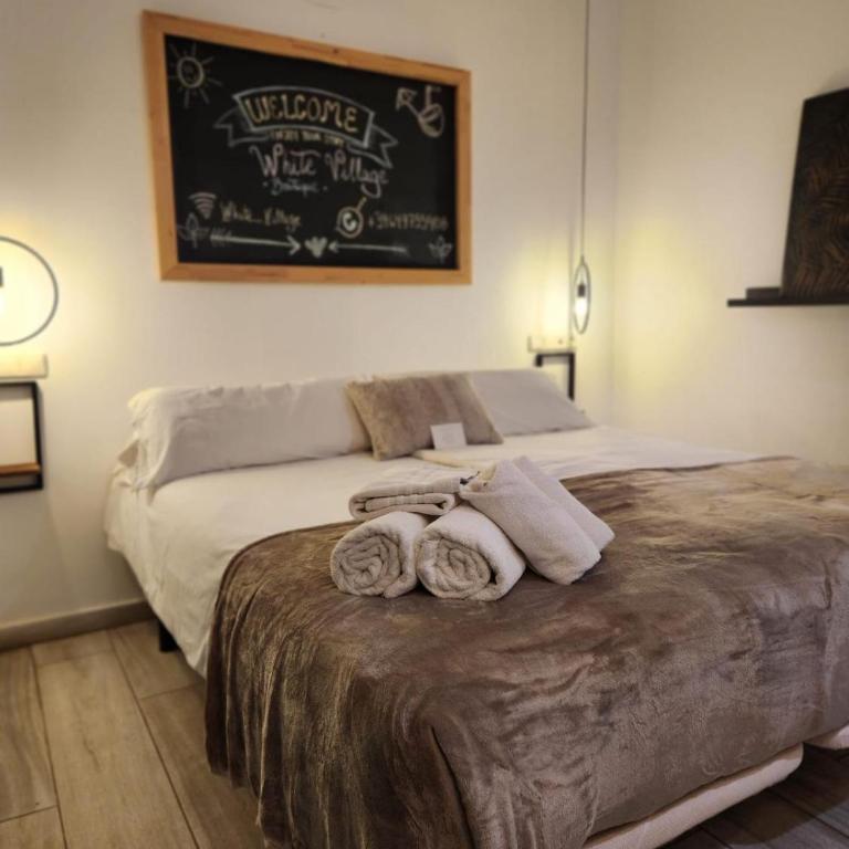 White Village Boutique, Benalmádena - Habitación Doble con vistas al jardín - 3