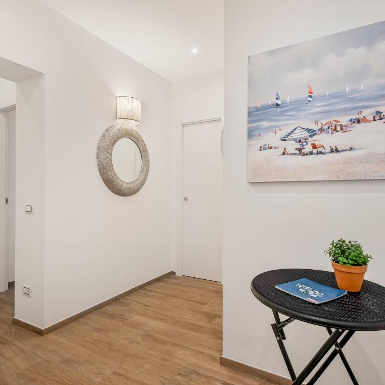 GOLDEN LUXE - 3 suites in the sea luxe apartment - Three-Bedroom Apartment - 5