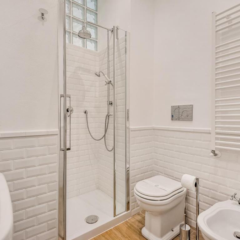 GOLDEN LUXE - 3 suites in the sea luxe apartment - Three-Bedroom Apartment - 16