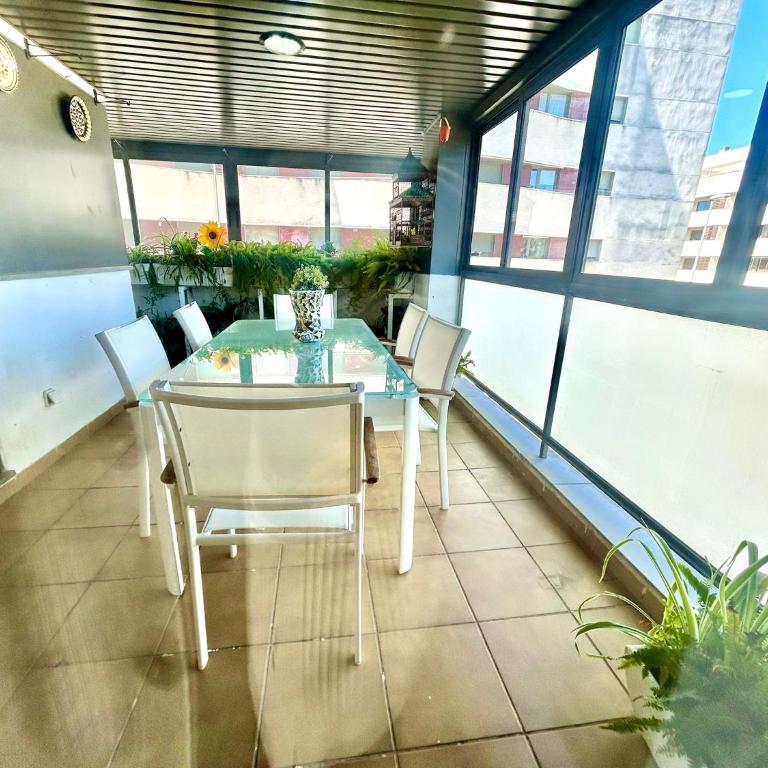 GATU Cream, terraza, parking, aire acc, piscina común " Preferente mayores de 25 años y familias " - Apartamento de 2 dormitorios - 28
