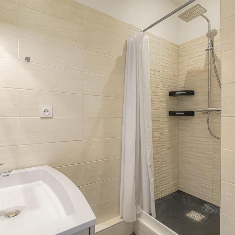 Cosy et Calme proche métro Montplaisir - Appartement - 5