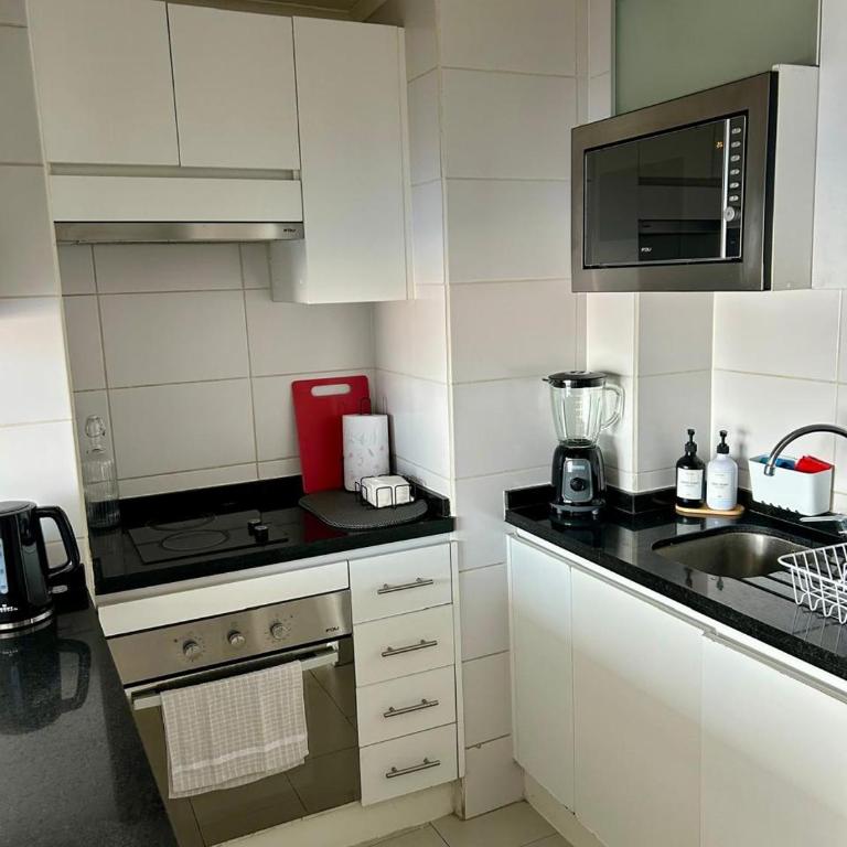 High Rise Modern Apt Near Parque Arauco - One-Bedroom Apartment - 10