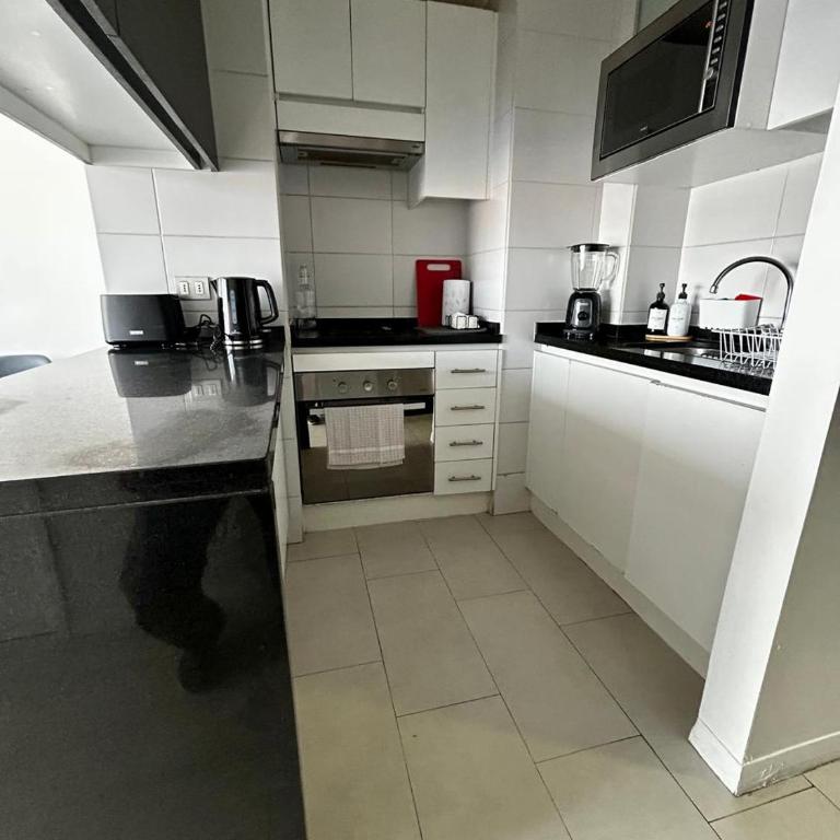 High Rise Modern Apt Near Parque Arauco - One-Bedroom Apartment - 11