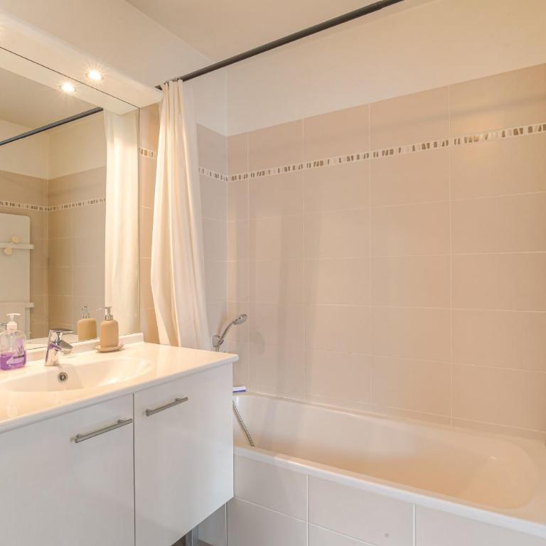 Cosy avec parking proche Brotteaux - Apartment - 12