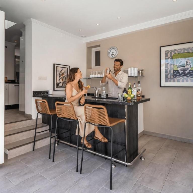 VACATION MARBELLA I Villa Serendi, Private Heated Pool, Prime Location, Walking to Puerto Banus, American BBQ, GYM, World-Class Dining - Villa Superior - 53