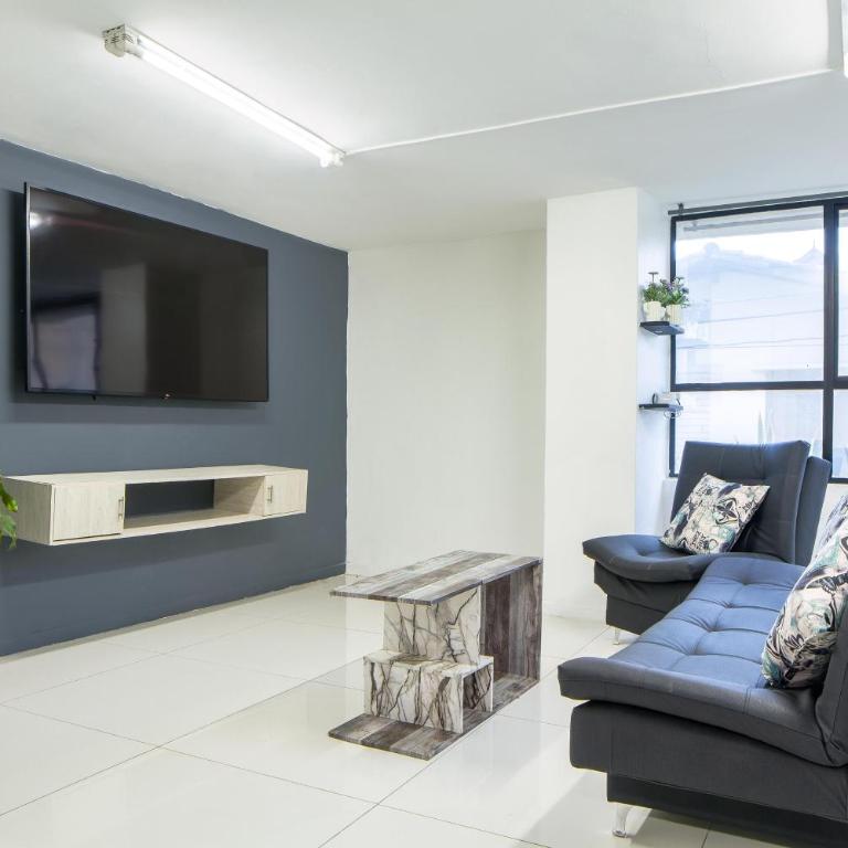 2 bedroom apartment - one block from Lleras park, P1 - Two-Bedroom Apartment - 11