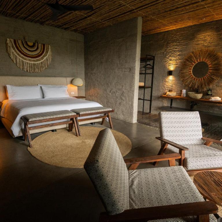 Hotel Casa Tuirak - King Suite with Balcony - 1