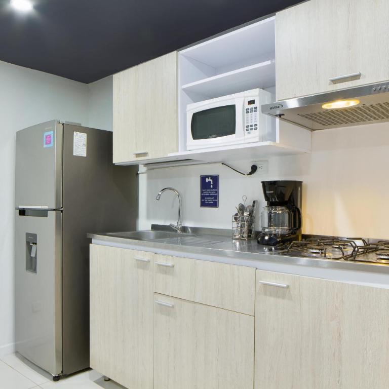 2 bedroom apartment - one block from Lleras park, P1 - Two-Bedroom Apartment - 7