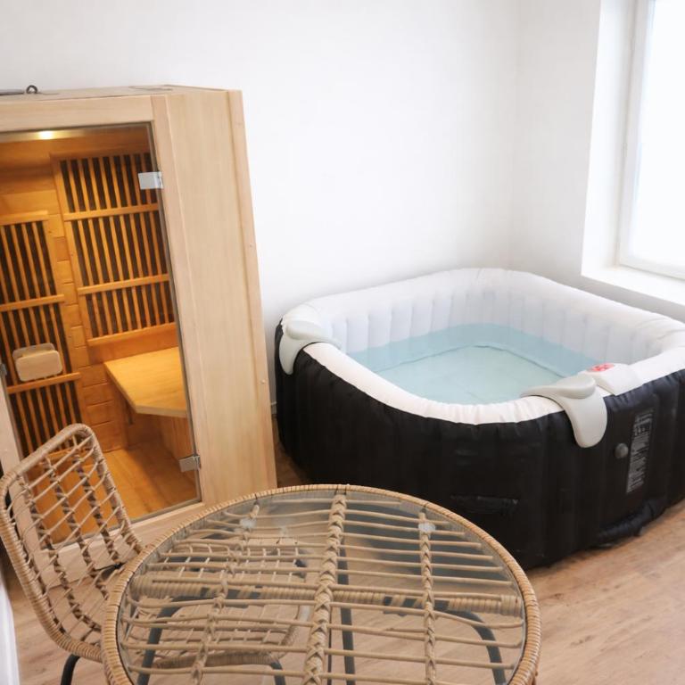 appartement rénové avec accès jardin - One-Bedroom Apartment - 1