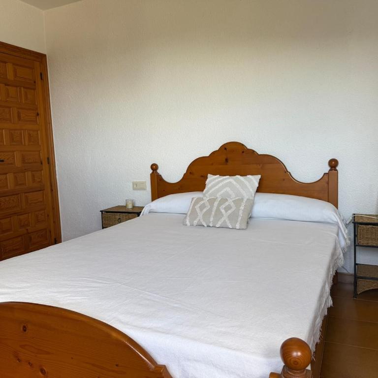 Villa in Jávea with ocean and Montgó views - Villa - 46
