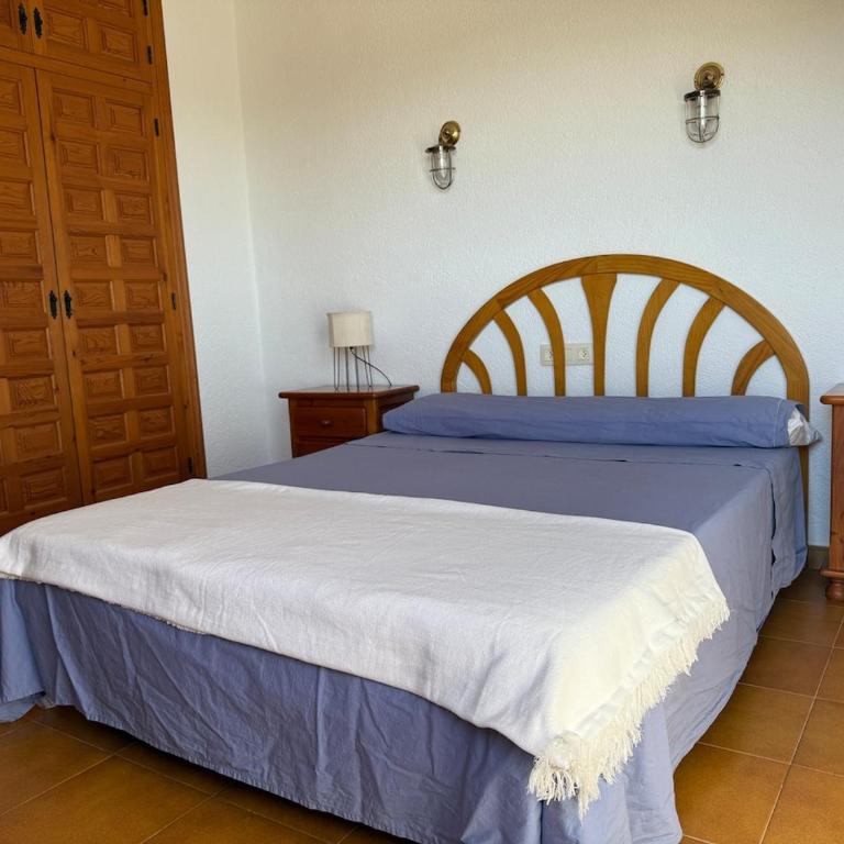 Villa in Jávea with ocean and Montgó views - Villa - 48