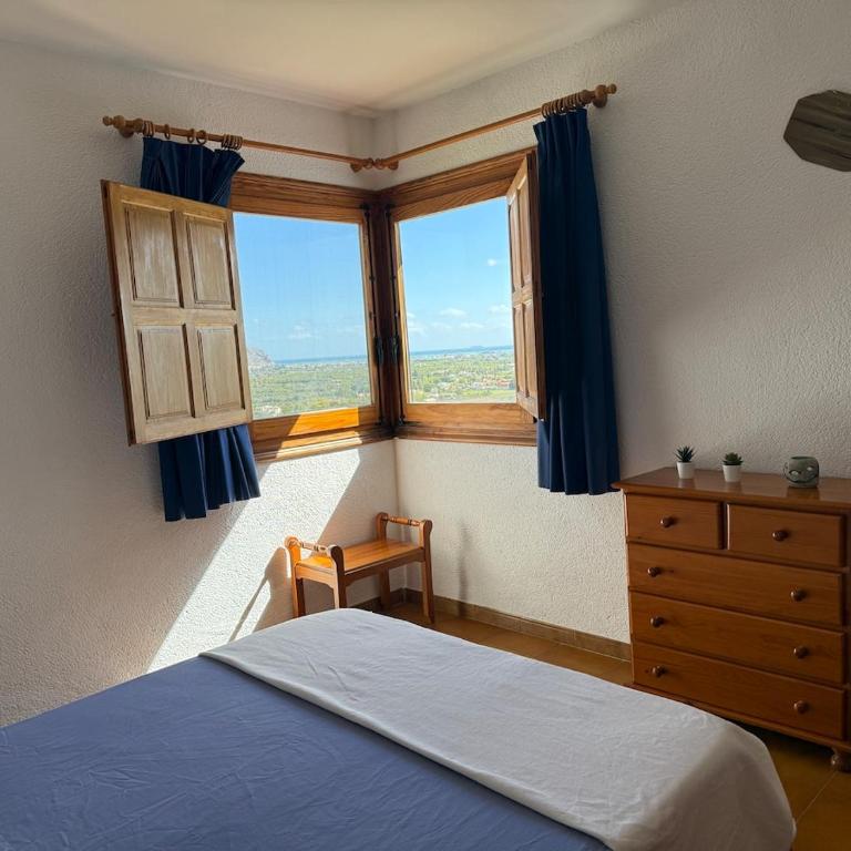 Villa in Jávea with ocean and Montgó views - Villa - 49