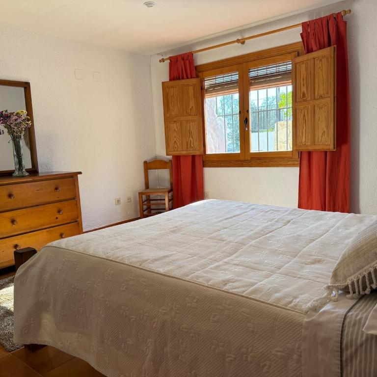 Villa in Jávea with ocean and Montgó views - Villa - 60