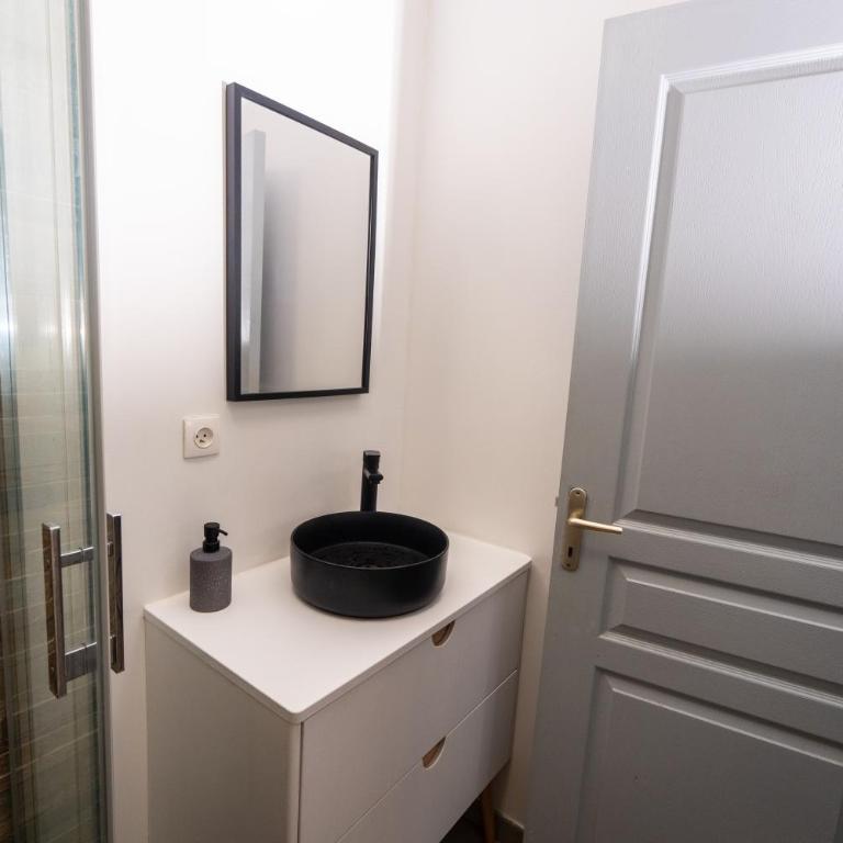 Ô Coin Des Voyageurs - Wifi, TV, Terrasse - Appartamento con 2 Camere da Letto - 8