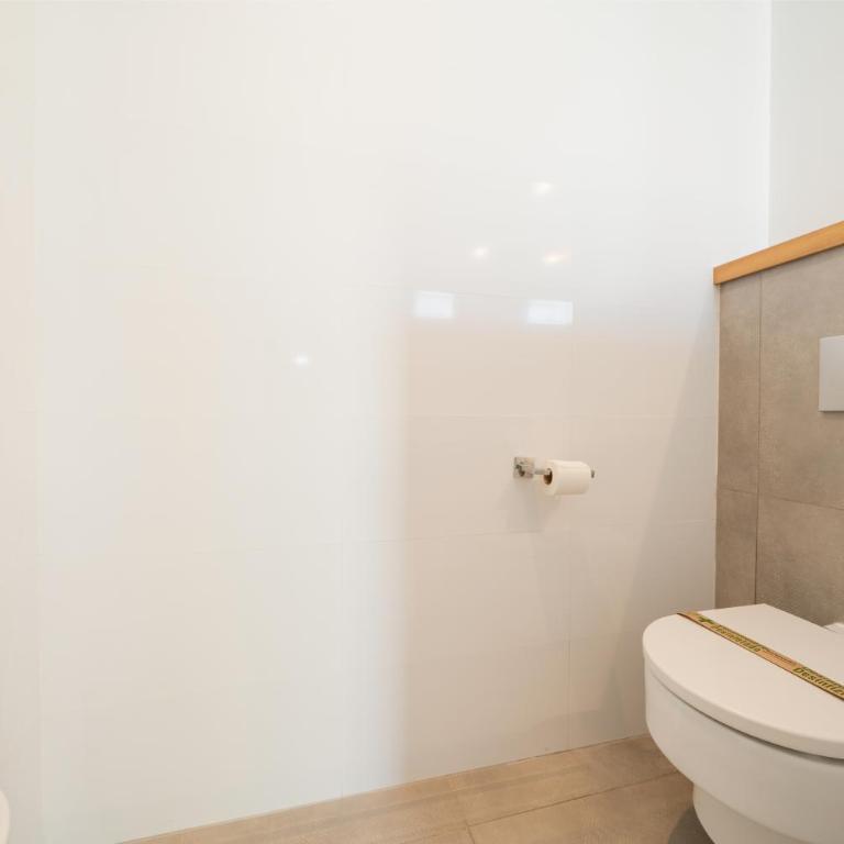 Villa Privada con Piscina y Jardín en Las Chapas, Marbella - Villa de 2 dormitorios - 91