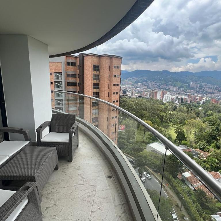 Huge Apartment for families at Poblado - Luxury Quadruple Room - 9