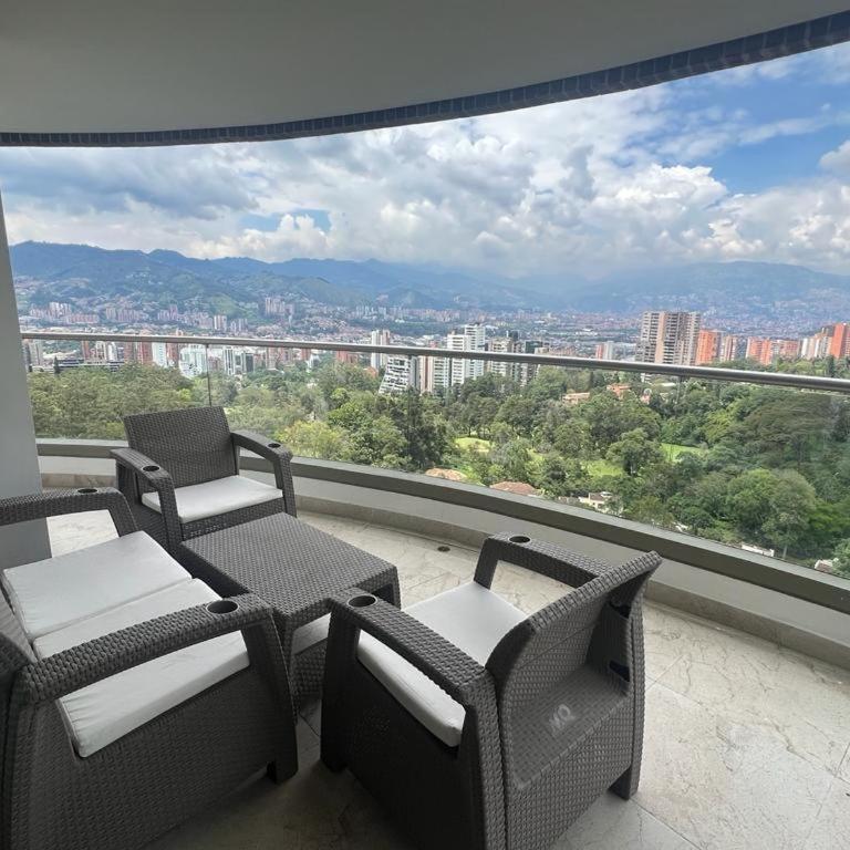 Huge Apartment for families at Poblado - Luxury Quadruple Room - 23