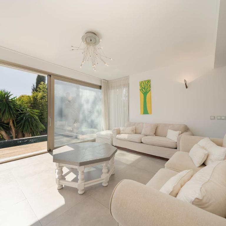 Villa Privada con Piscina y Jardín en Las Chapas, Marbella - Villa de 2 dormitorios - 32