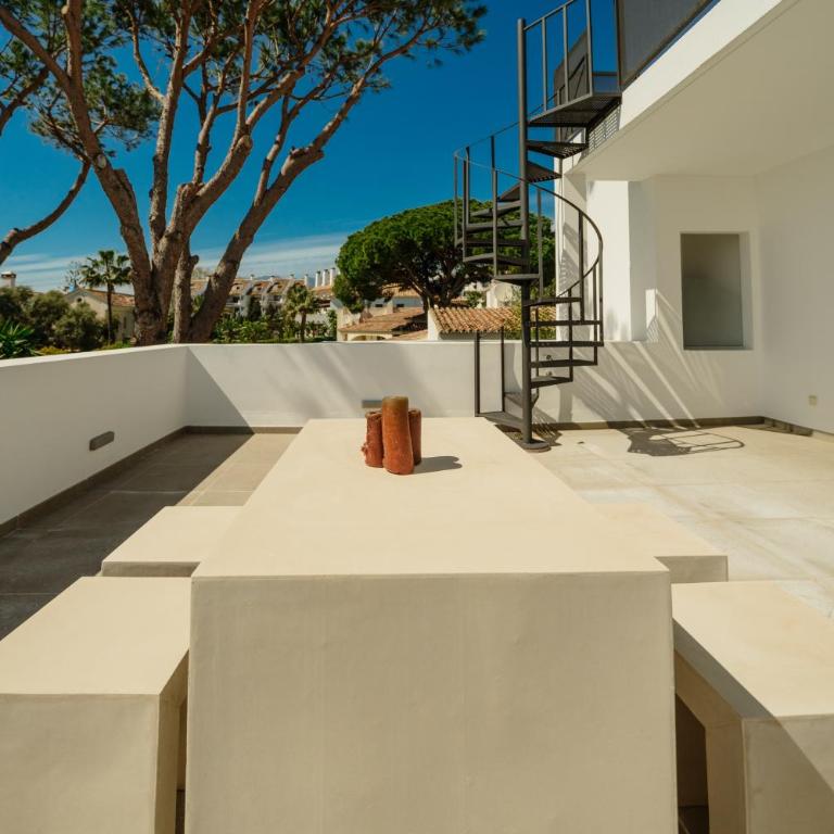 Villa Privada con Piscina y Jardín en Las Chapas, Marbella - Villa de 2 dormitorios - 44