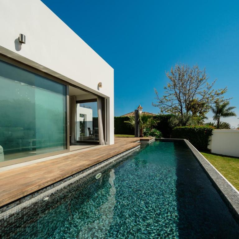 Villa Privada con Piscina y Jardín en Las Chapas, Marbella - Villa de 2 dormitorios - 65