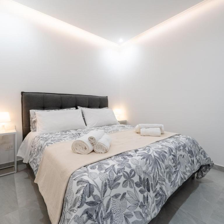 Sicilian Jacuzzi stay - 2BR - Two-Bedroom House - 23