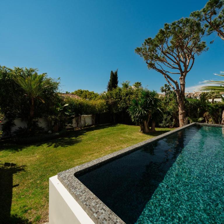 Villa Privada con Piscina y Jardín en Las Chapas, Marbella - Villa de 2 dormitorios - 69