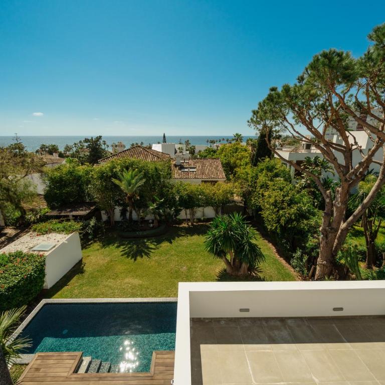Villa Privada con Piscina y Jardín en Las Chapas, Marbella - Villa de 2 dormitorios - 3