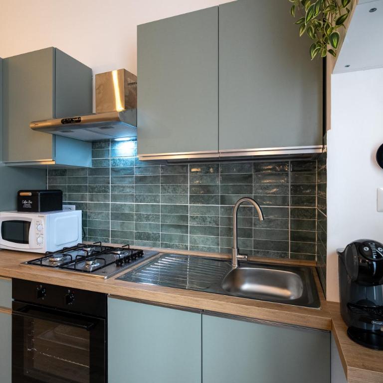 St Peter Luxury Apt - Walk to Vatican, 4-6 pax, A-C - Appartamento con 2 Camere da Letto e Balcone - 18