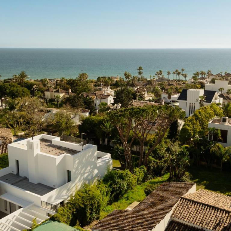 Villa Privada con Piscina y Jardín en Las Chapas, Marbella - Villa de 2 dormitorios - 81